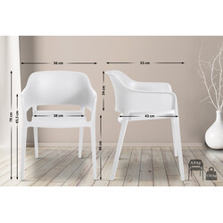 Elegant stabelbar plaststol til indendørs og udendørs brug