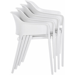 Elegant stabelbar plaststol til indendørs og udendørs brug