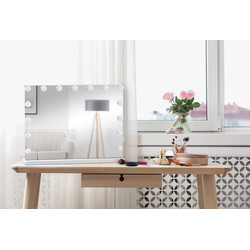 Marlene makeup spejl med 15 LED lys og USB port til badeværelse