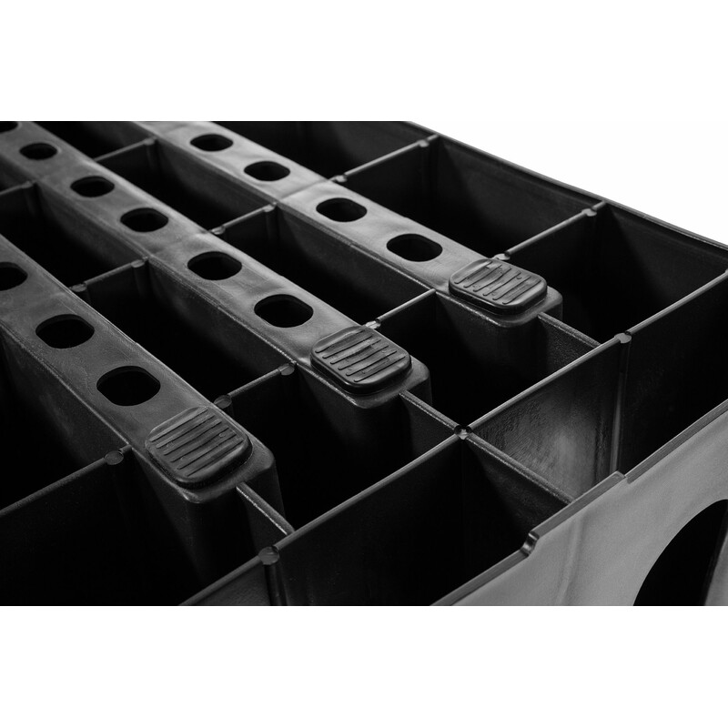 Sæt af to sorte vejramper og to gule hjulspærrer til bilvedligeholdelse