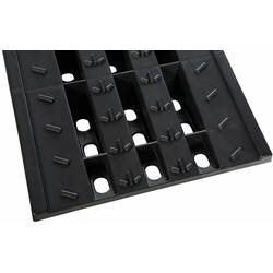 Sæt af to sorte vejramper og to gule hjulspærrer til bilvedligeholdelse