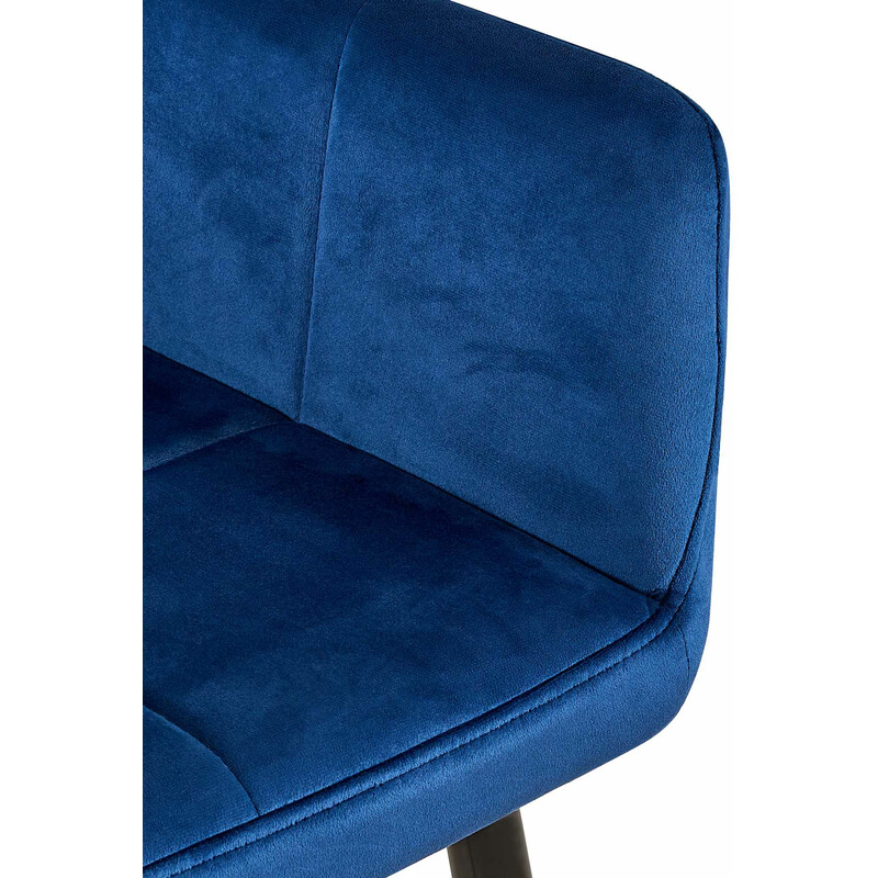 Sort fløjls spisestol med højt ryglæn og metalramme