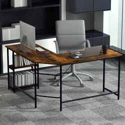 L-formet skrivebord i brun og sort træplade med hylder 138x138 cm