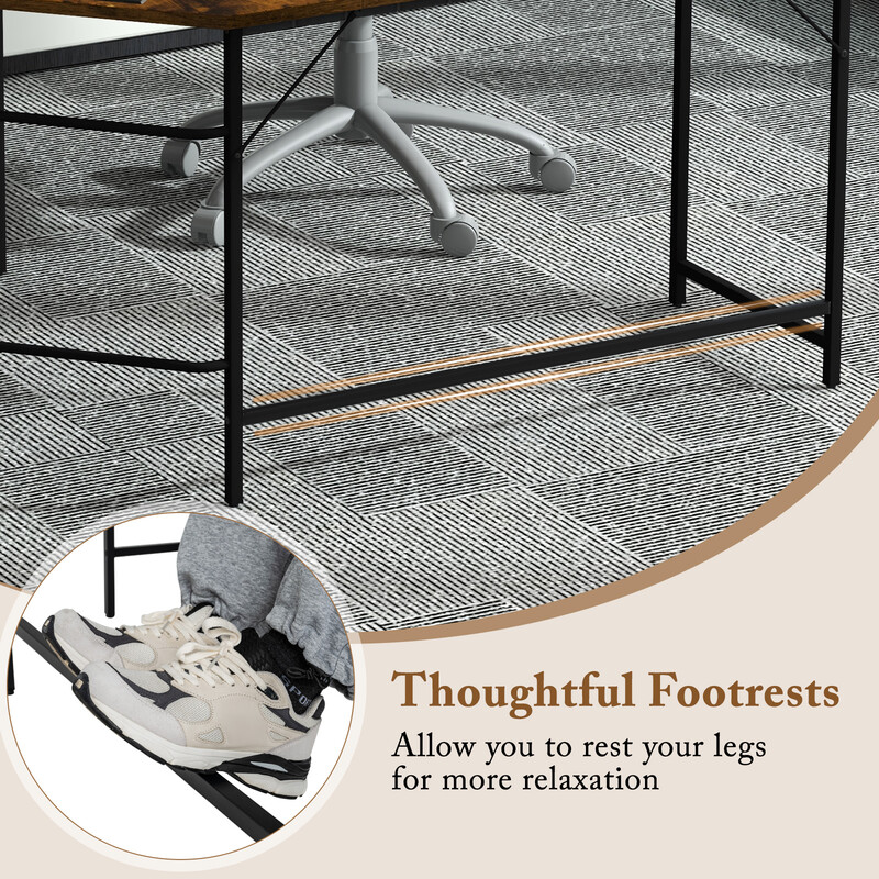 L-formet skrivebord i brun og sort træplade med hylder 138x138 cm