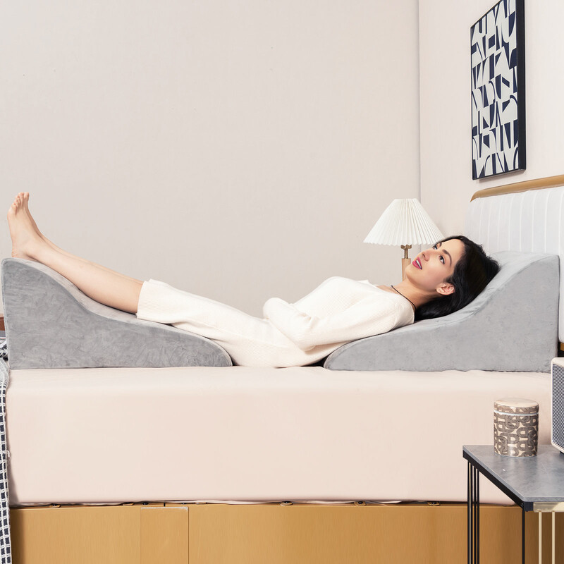 Ergonomisk kilpude kort plysch skum grå 51x32x63 cm