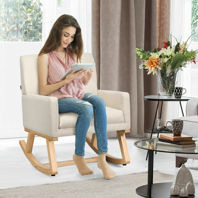 Gungestol i massivt træ med beige stof ergonomisk design 67x87x85 cm