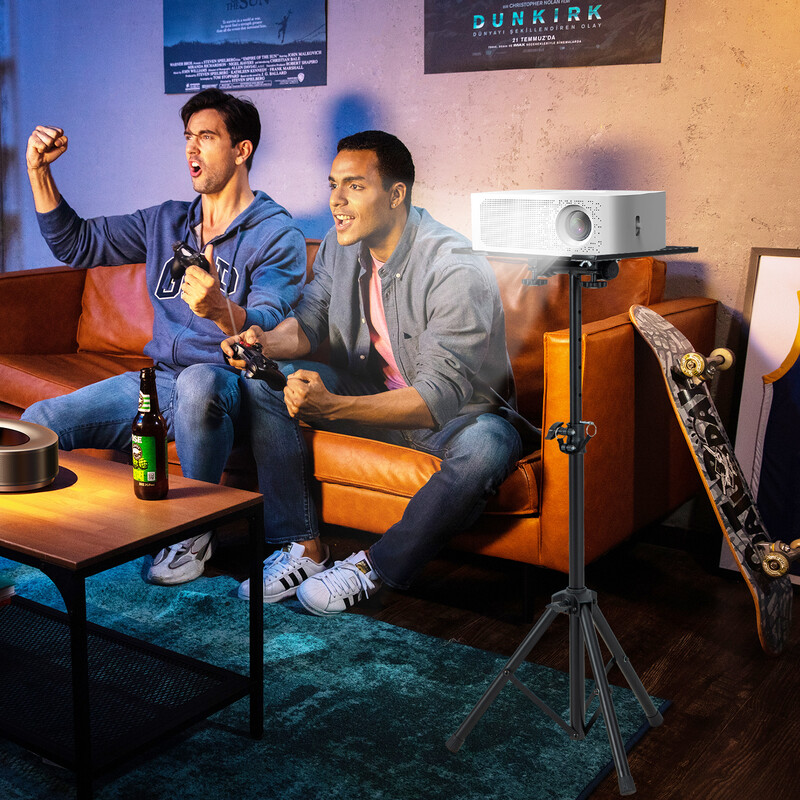 Projektorstativer i sort metal med 180° drejbar bakke og justerbar højde