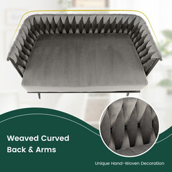 Grå to-sæders sofa i fløjl med ergonomisk design og aftagelige pudebetræk