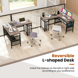 L-formet skrivebord i grå metal og træ med vendbare gitterhylder