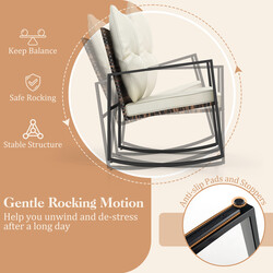 Bistrogruppe med 2 PE‑rotting gyngestole og bord til balkon