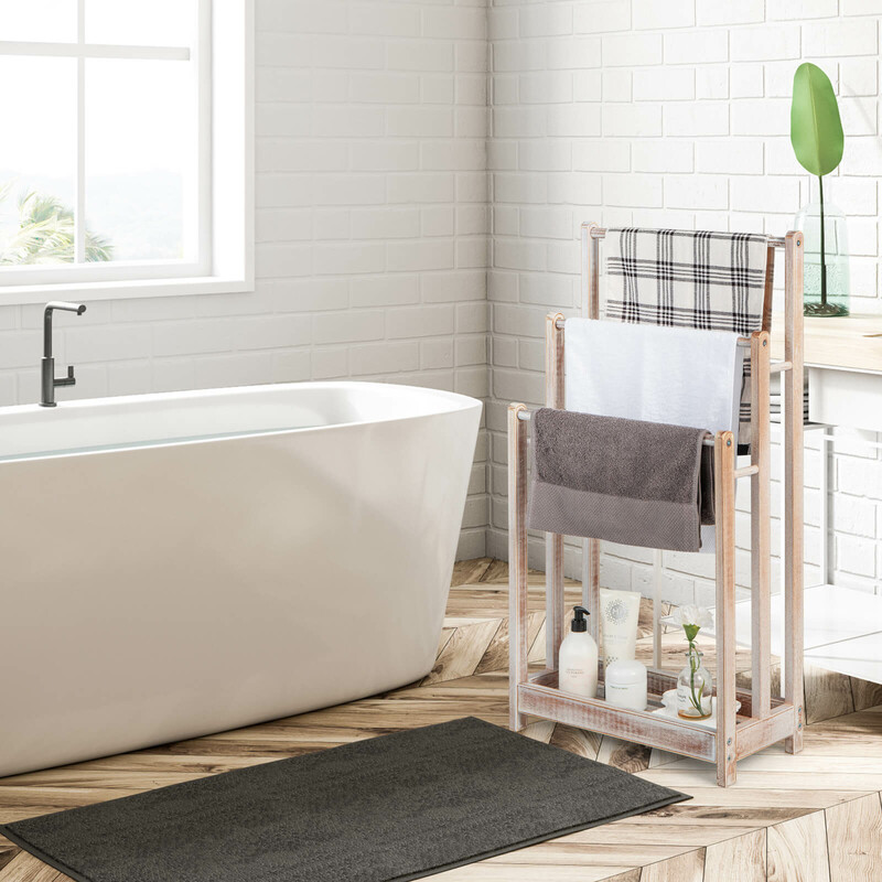 Fritstående håndklædestativ i gran brun 45x22x86 cm tre stænger med hylde