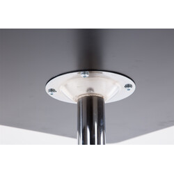 Stilfuldt ståbord 60x60 cm firkantet med aluminiumsramme 108 cm højde