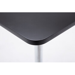 Stilfuldt ståbord 60x60 cm firkantet med aluminiumsramme 108 cm højde