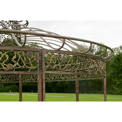 Luksuriøs rund havepavillon med antik rustpatina og otte søjler