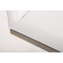 Stilfuld og behagelig barstol i rustfrit stål med ryglæn