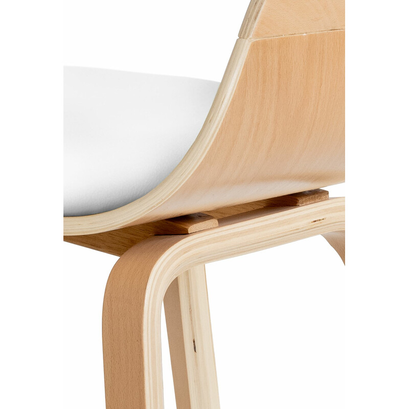 Kingston gæstestol i kunstlæder med træramme og fireben