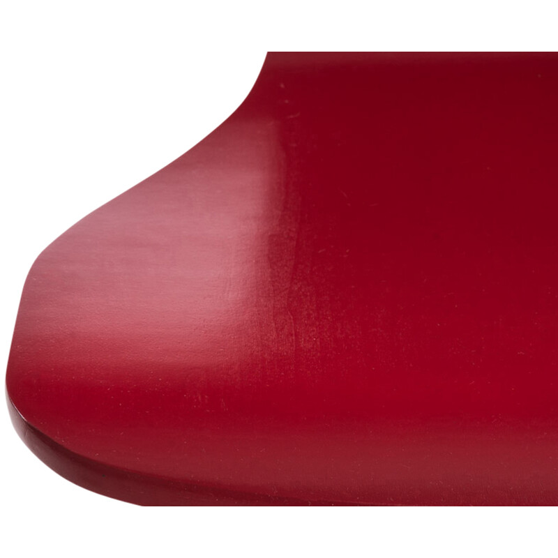 Stabelbar besøgsstol med træsidde og kromfarvet metalramme