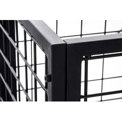 Sort metal brændefod med rustikt gitter og ekstra hylde