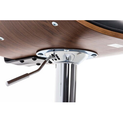 Stilfuld højdejusterbar barstol med kunstlæder kromben og 360° drejbart sæde