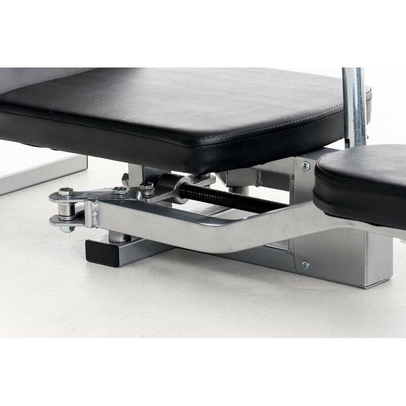 Justerbart spagatapparat med trinløs drejemekanisme polstret sæde og justerbar ryglænke