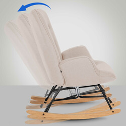 Moderne gyngestol med behageligt sæde træben og sortmalet metalramme