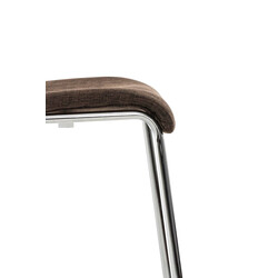 Moderne stabelbar hover barstol med metalramme og stofbetræk