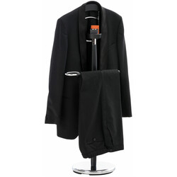 Cardiff tøjstativ i krommetal med træfinish og hylde