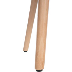 Moderne lænestol med træben behagelig stofpolstring til hjemmet