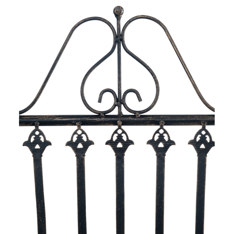 Nostalgisk sammenklappelig jernhave stol med antikpatina udendørs