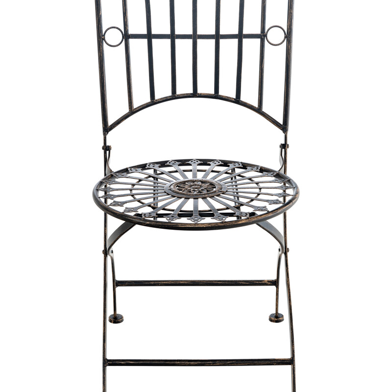 Nostalgisk sammenklappelig jernhave stol med antikpatina udendørs