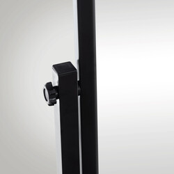 Elegant stående fuldkropsspejl med metalramme hjul og justerbar vinkel