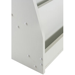 Tidløs børneværelsesbogreol med fire udstillingshylder lav højde trapezformet MDF