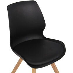 Luna besøgsstol med holdbar træramme og polstret sæde