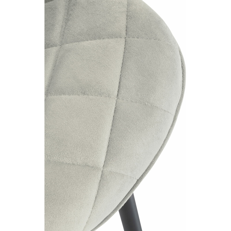 Sammetstol med firebenet metalramme til moderne hjem